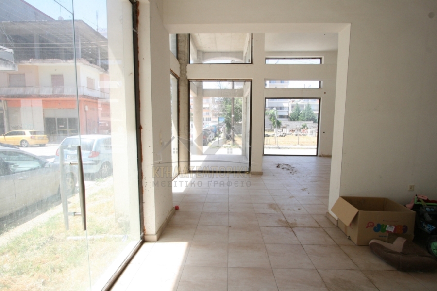 (For Rent) Commercial Retail Shop || Kozani/Ptolemaida - 140 Sq.m, 500€ 