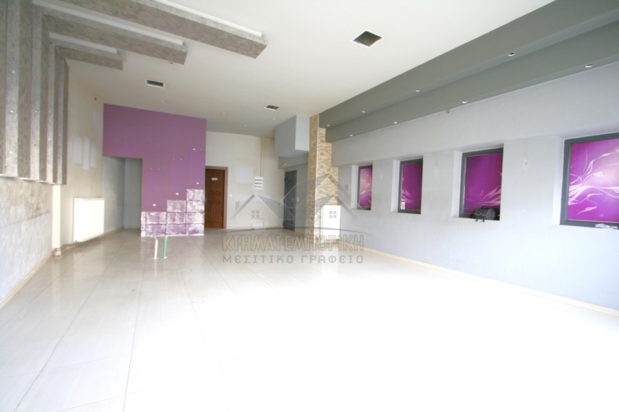 (For Sale) Commercial Retail Shop || Kozani/Ptolemaida - 81 Sq.m, 105.000€ 