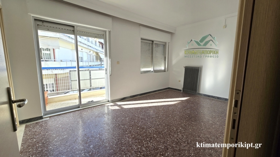 (For Sale) Residential Apartment || Kozani/Ptolemaida - 110 Sq.m, 3 Bedrooms, 55.000€ 