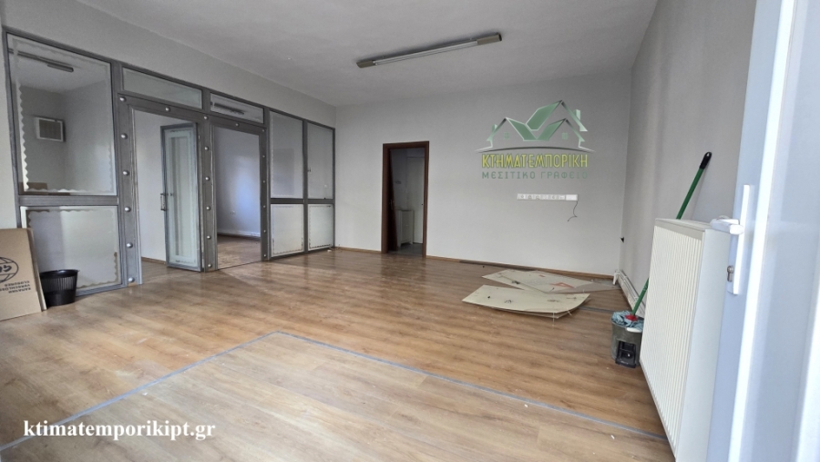 (For Rent) Commercial Retail Shop || Kozani/Ptolemaida - 80 Sq.m, 380€ 
