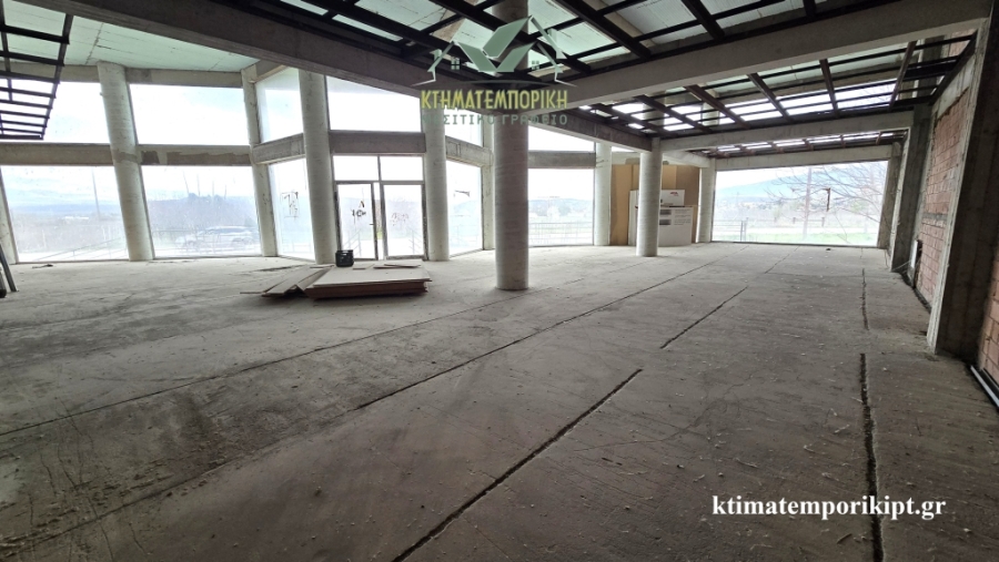 (Προς Ενοικίαση) Επαγγελματικός Χώρος Κατάστημα || Ν. Κοζάνης/Πτολεμαΐδα - 300 τ.μ., 1.500 € 
